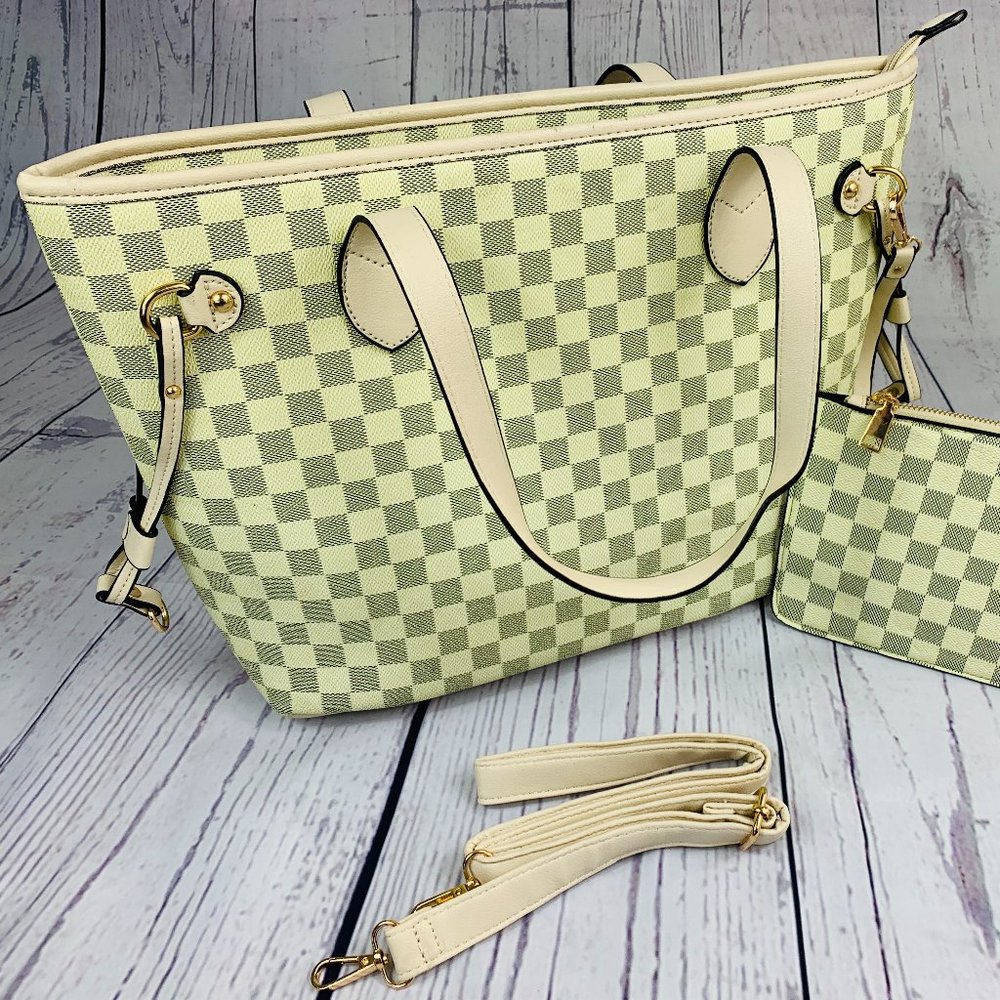 Handbags - Picture 3 of 5